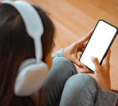 lynfase_blurry_default_light